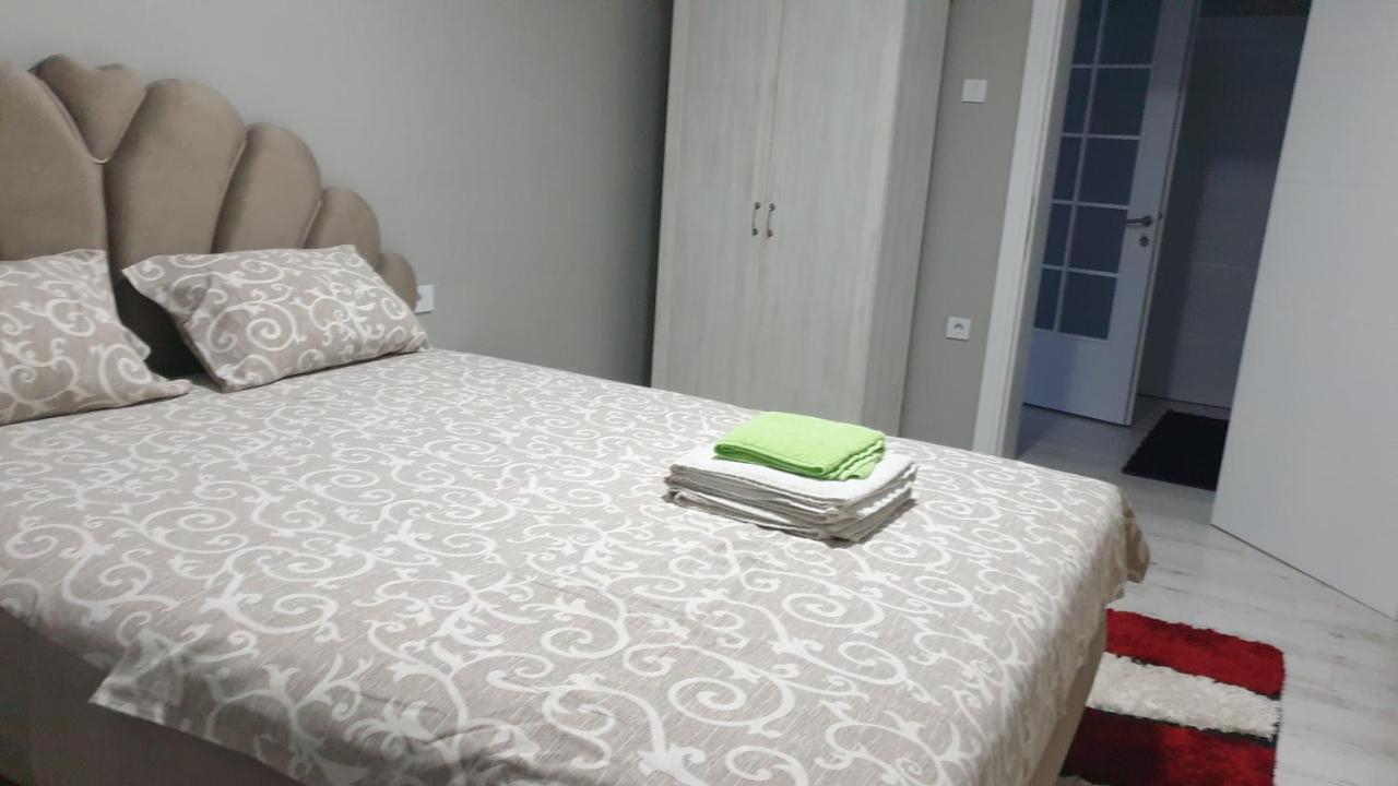 Apartman Sweet Dreams 2 Aparthotel Ni Eksteriør bilde