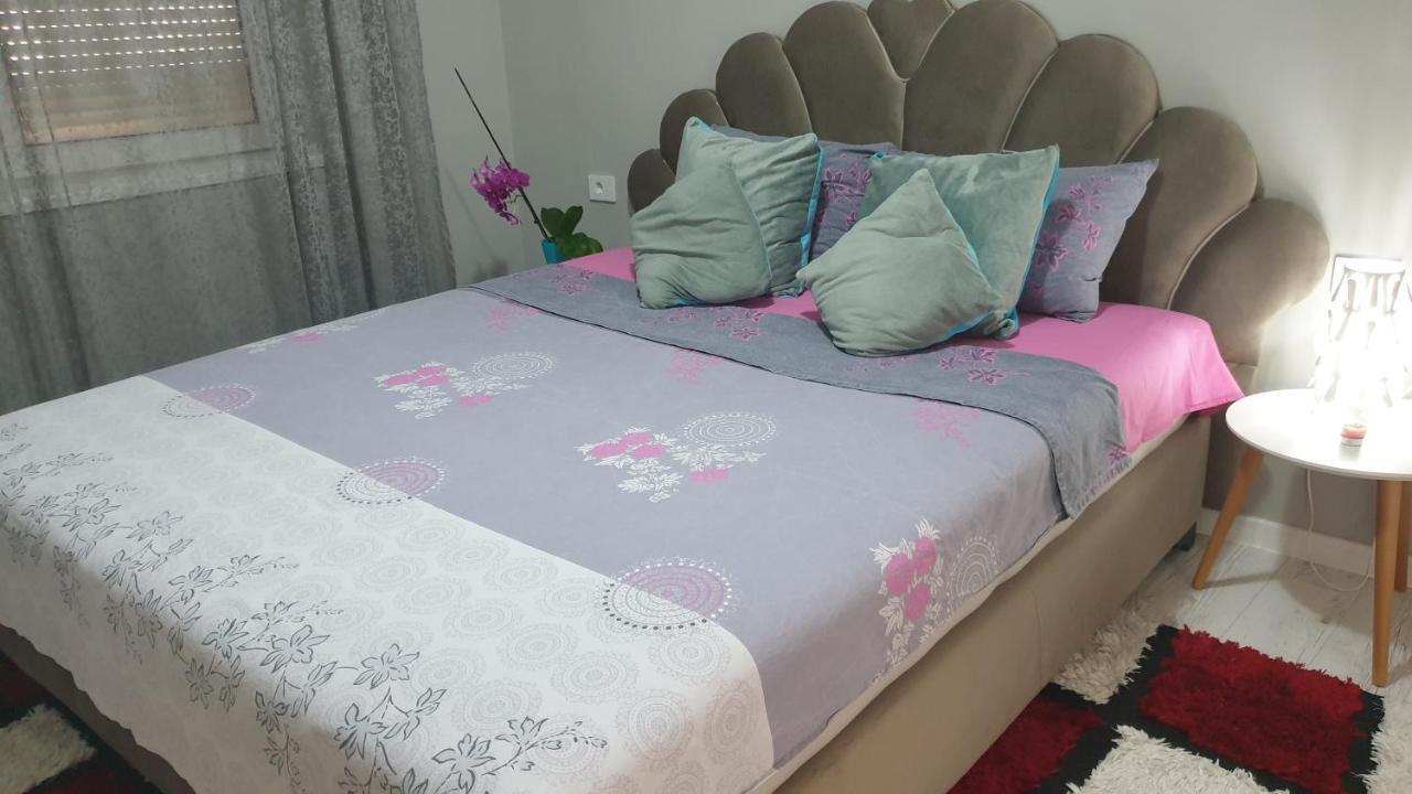 Apartman Sweet Dreams 2 Aparthotel Ni Eksteriør bilde