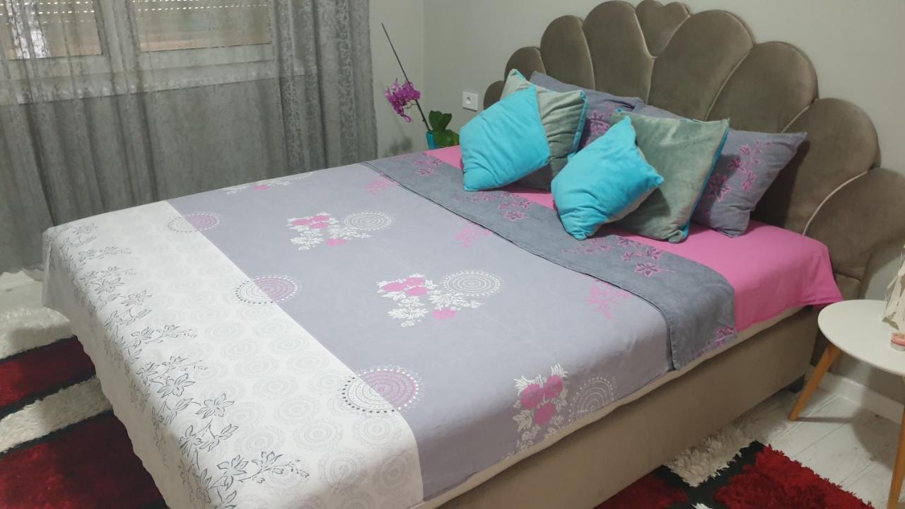 Apartman Sweet Dreams 2 Aparthotel Ni Eksteriør bilde