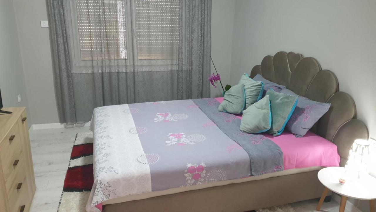 Apartman Sweet Dreams 2 Aparthotel Ni Eksteriør bilde