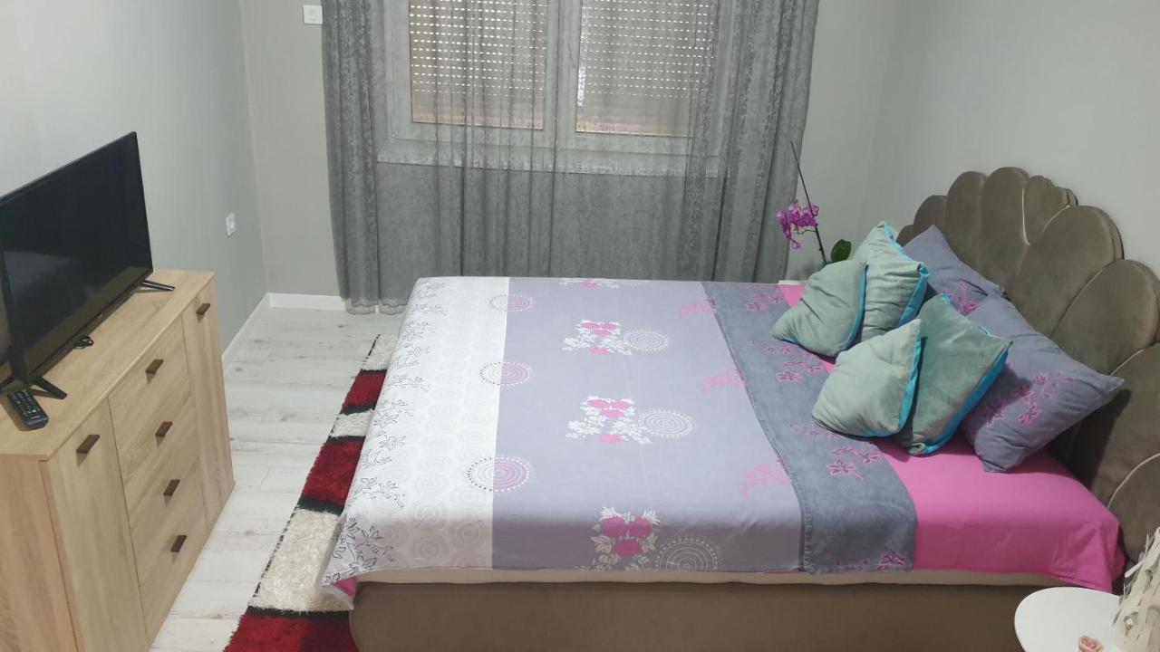 Apartman Sweet Dreams 2 Aparthotel Ni Eksteriør bilde